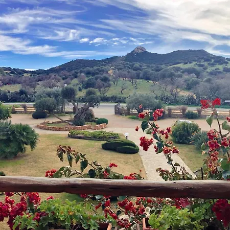 מלון Le Anfore 3*